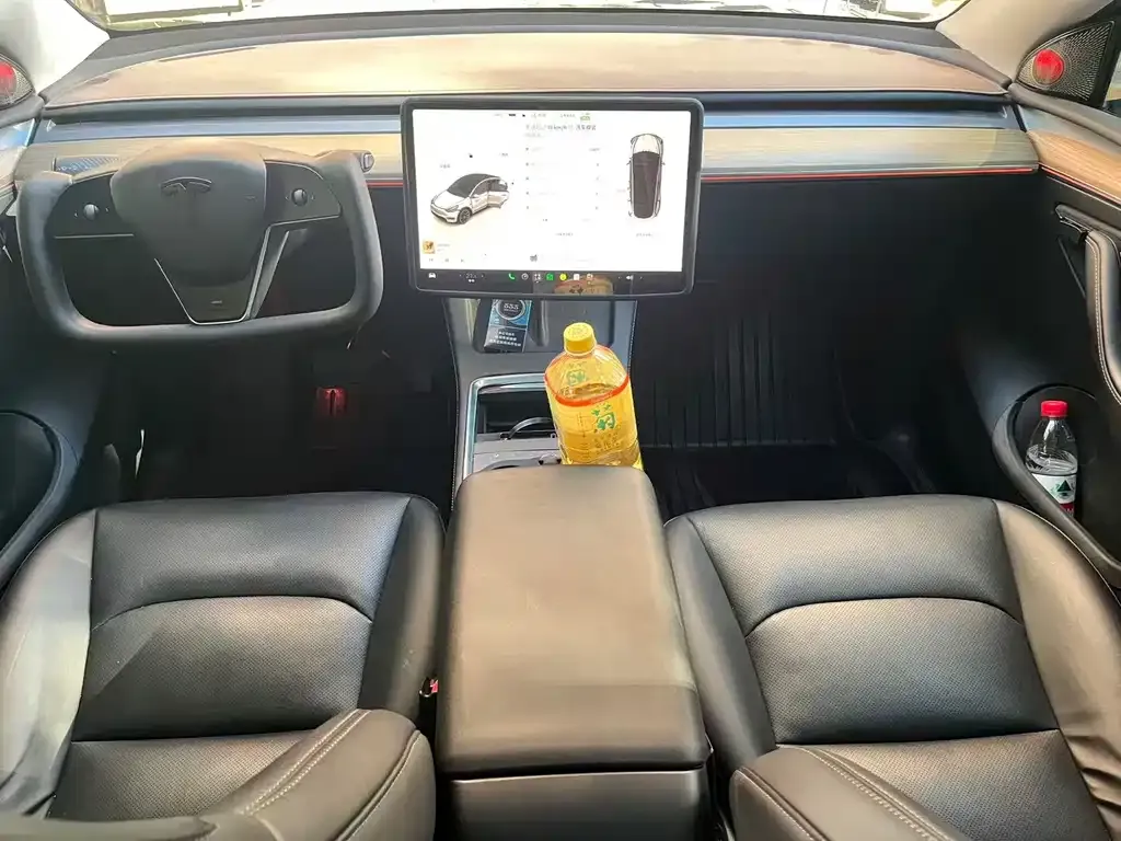 Tesla Model Y — фото 4
