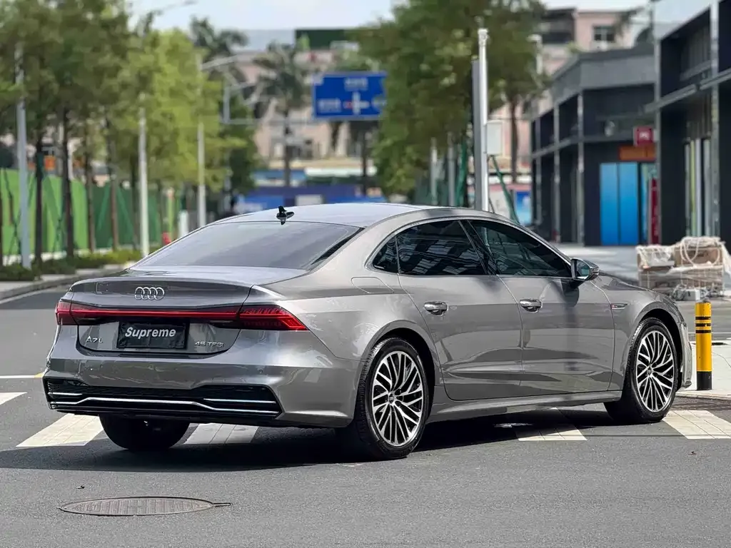 Audi A7L — фото 9