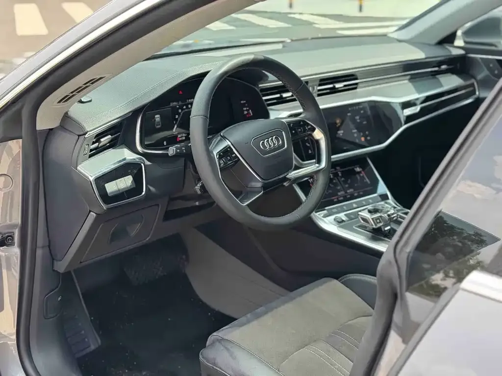 Audi A7L — фото 10