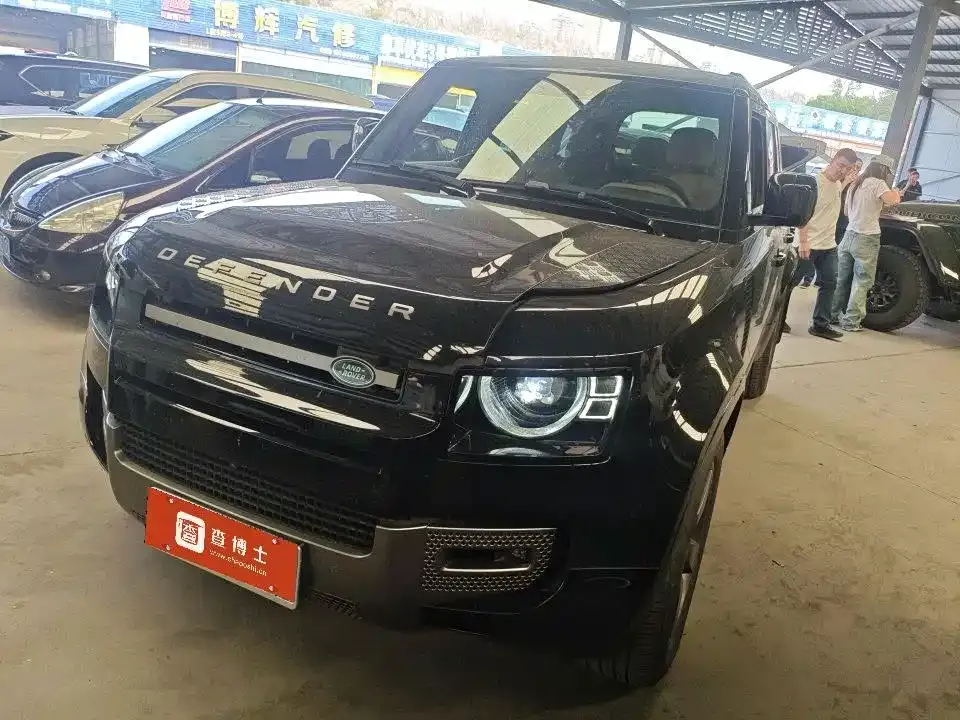 Land Rover Defender — фото 1