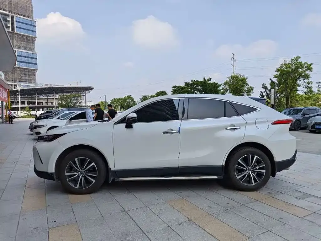 Toyota Harrier — фото 5