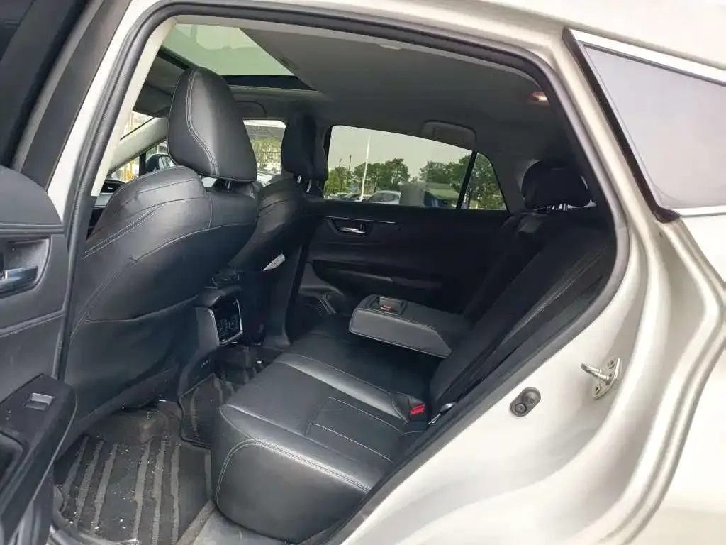 Toyota Harrier — фото 8