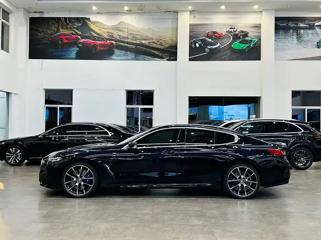 BMW 8 Series — фото 3