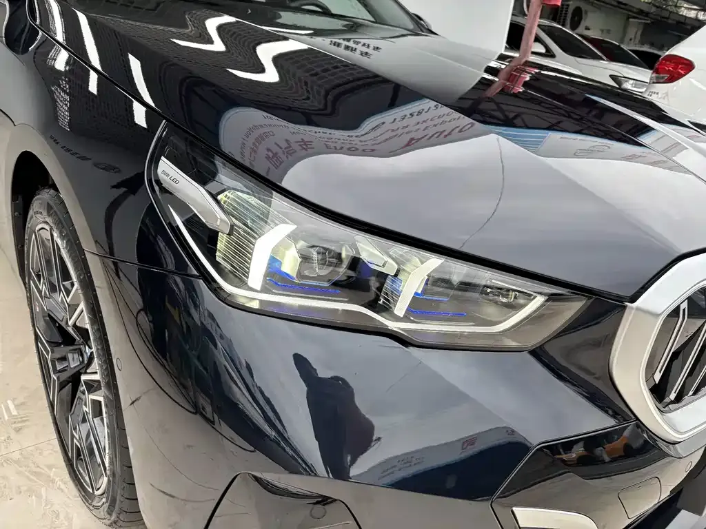 BMW 5 Series — фото 10