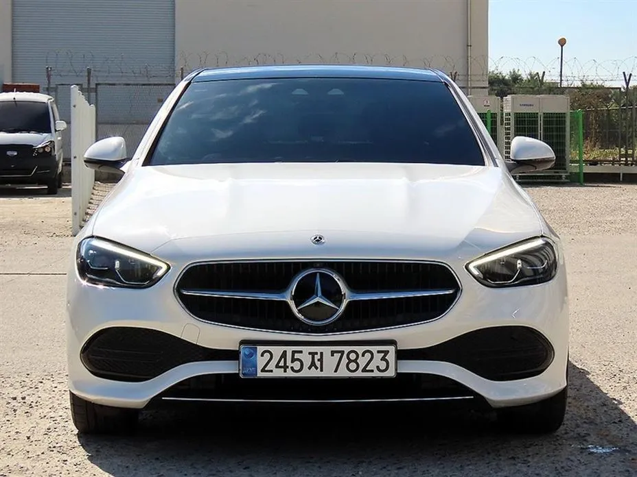 Mercedes-Benz C-Class — фото 1