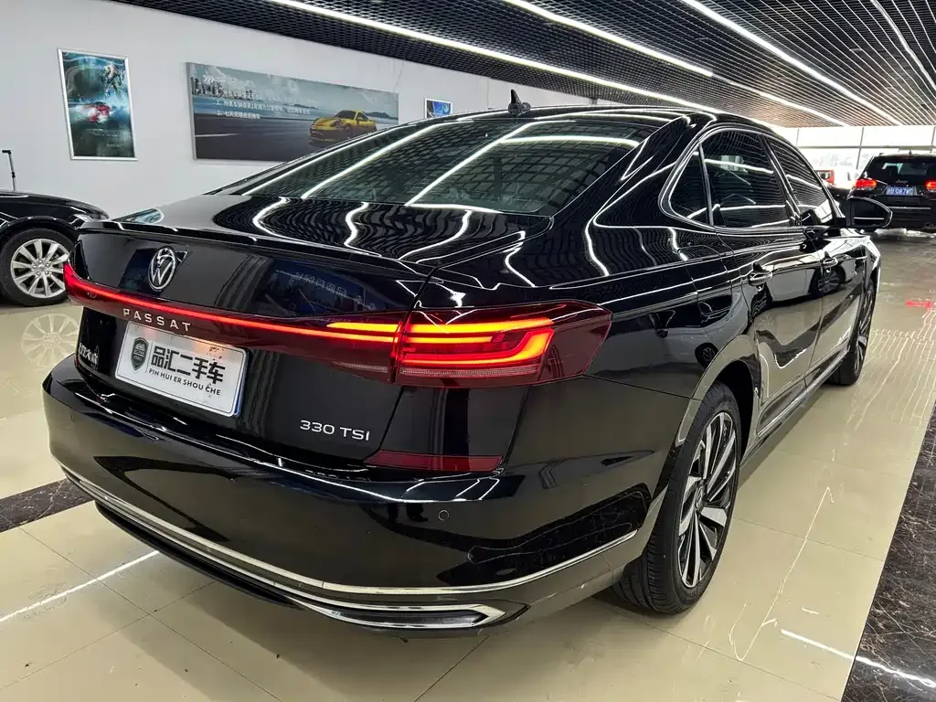 Volkswagen Passat — фото 4