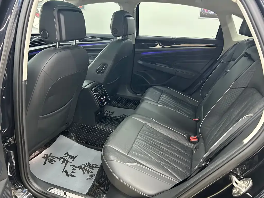 Volkswagen Passat — фото 6