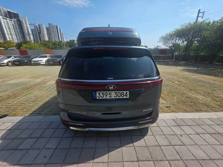 Kia Carnival — фото 10