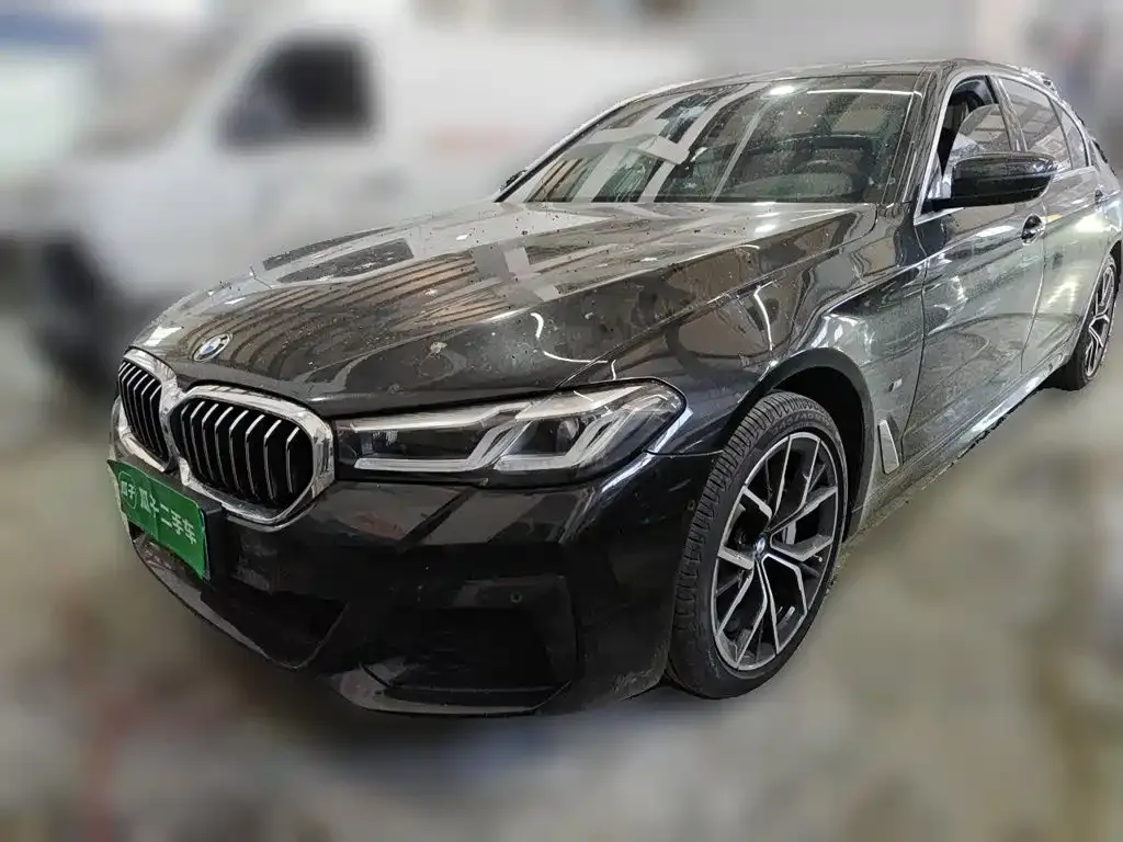 BMW 5 Series — фото 1