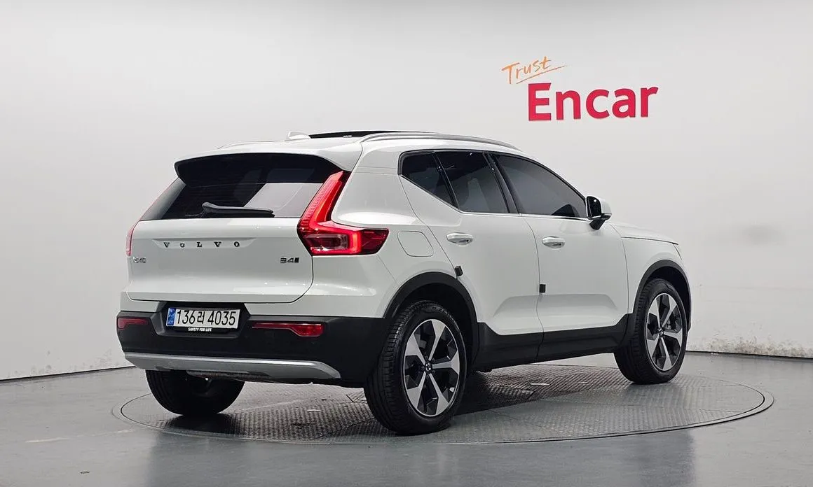 Volvo XC40 — фото 2