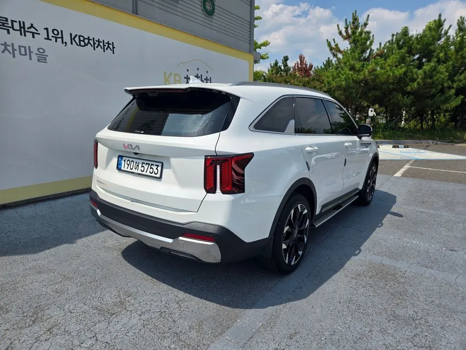 Kia Sorento — фото 6