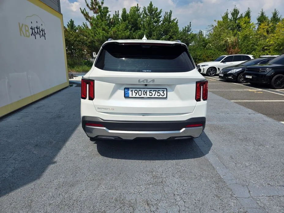 Kia Sorento — фото 7