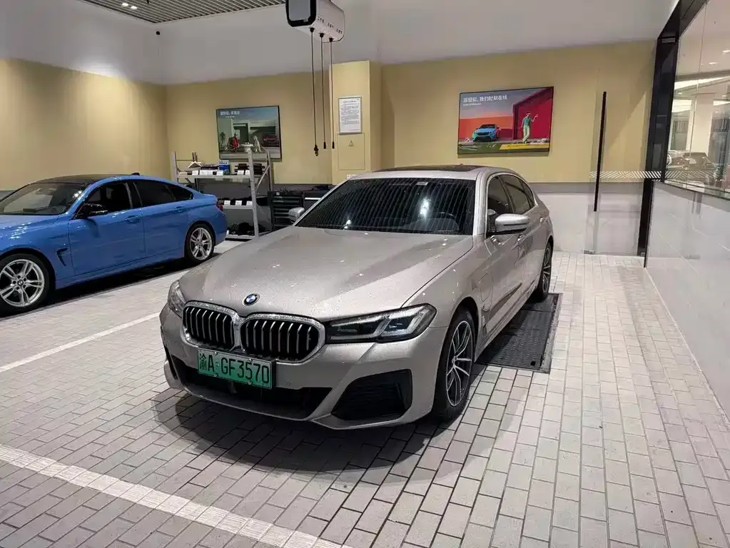 BMW 5 Series New Energy — фото 1