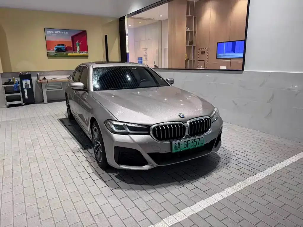 BMW 5 Series New Energy — фото 3