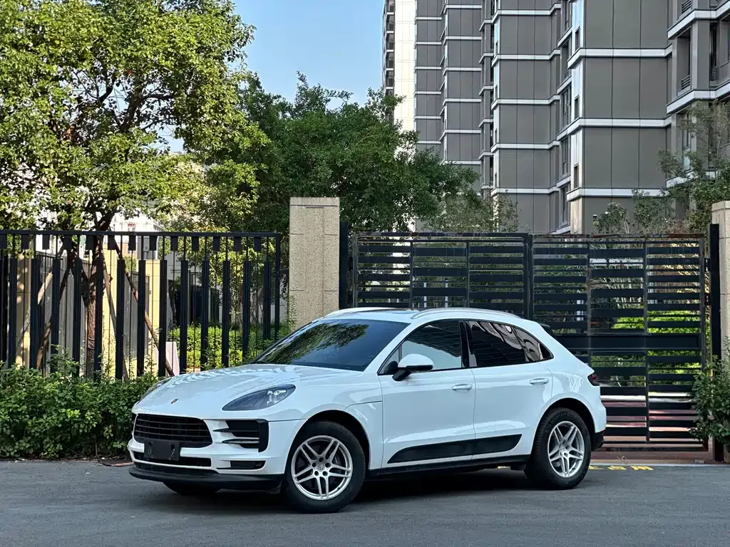 Porsche Macan — фото 1