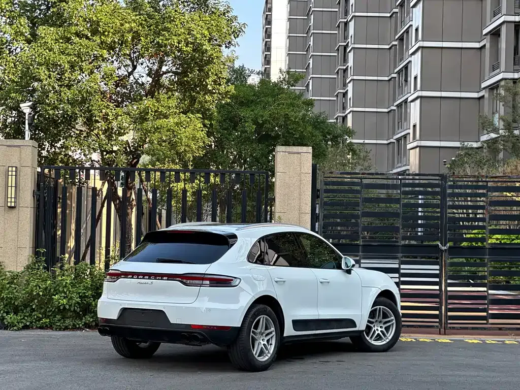 Porsche Macan — фото 10