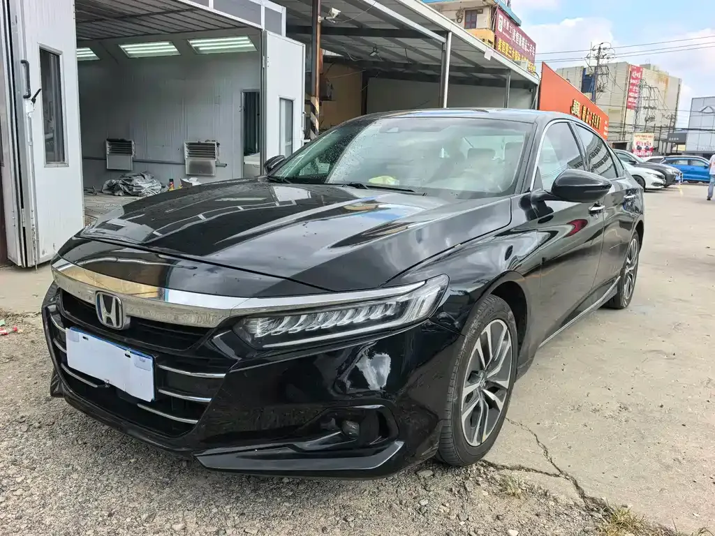 Honda Accord — фото 1