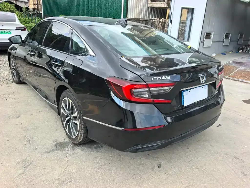 Honda Accord — фото 7