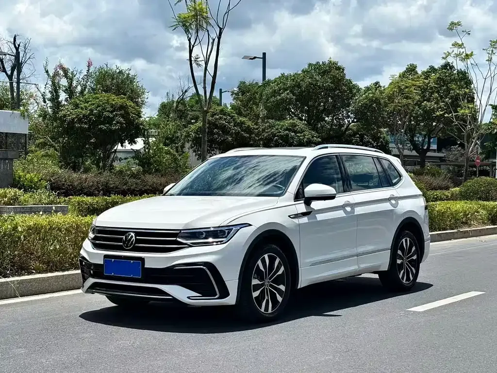 Volkswagen Tiguan L — фото 5