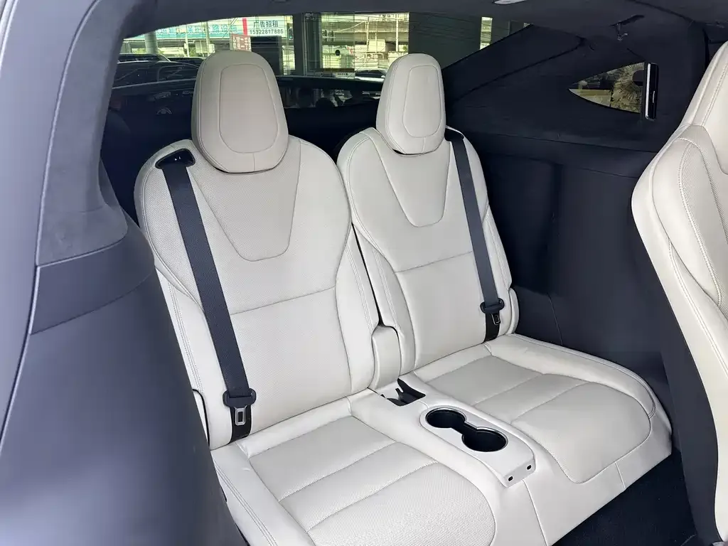 Tesla Model X — фото 10