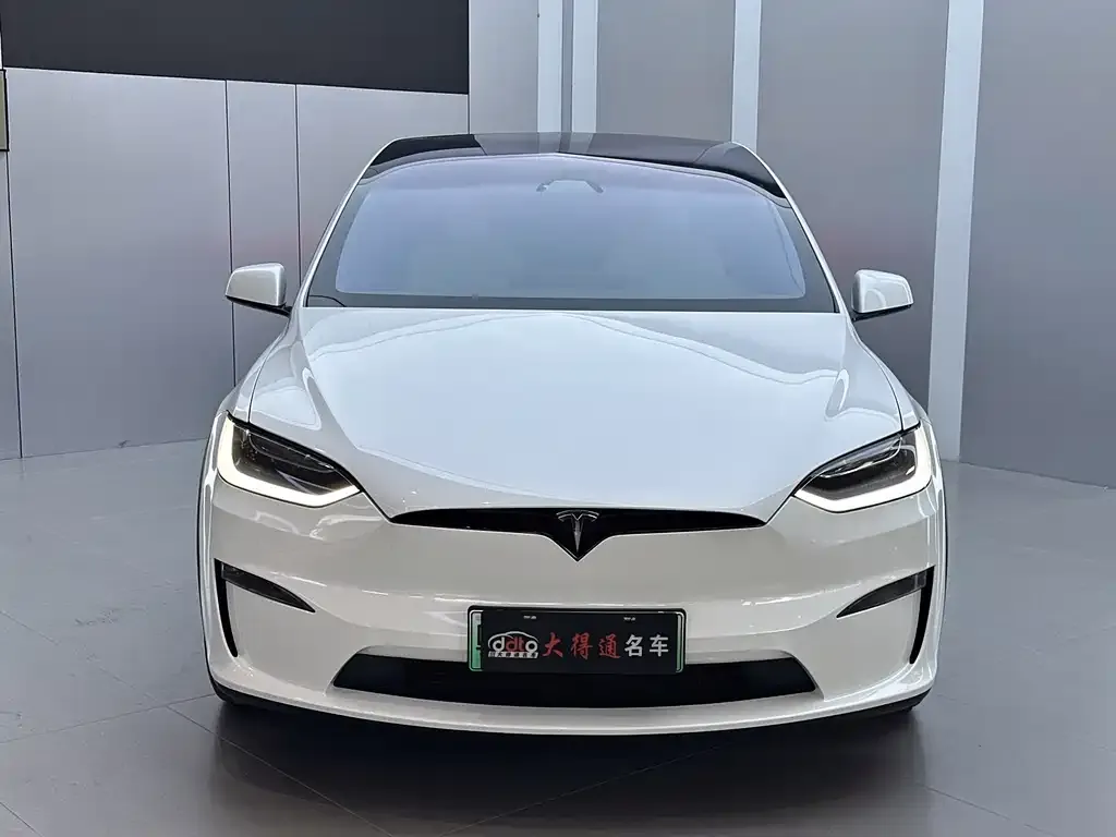 Tesla Model X — фото 4