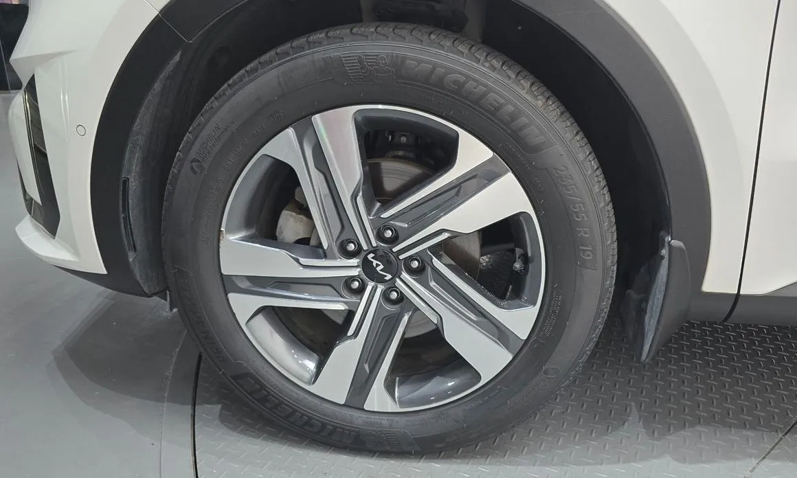 Kia Sorento — фото 8