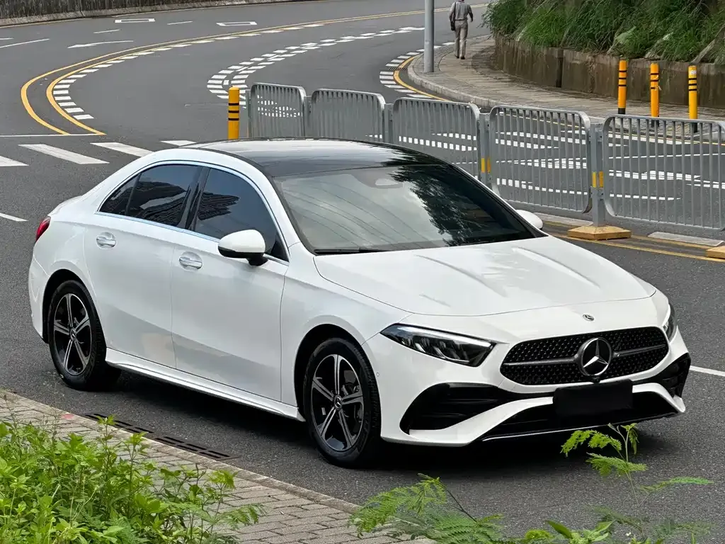 Mercedes-Benz A-Class — фото 6