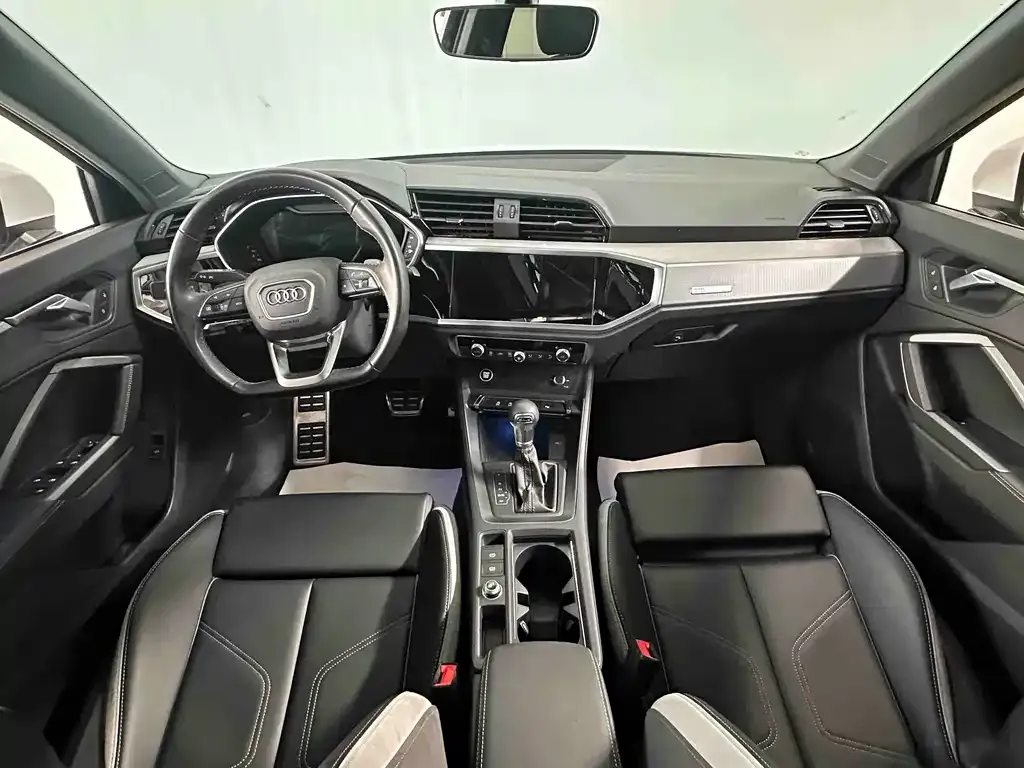Audi Q3 — фото 10