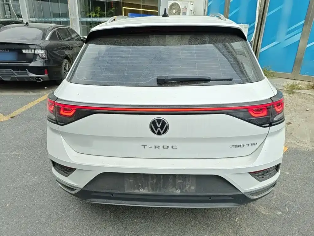 Volkswagen T-Roc — фото 2