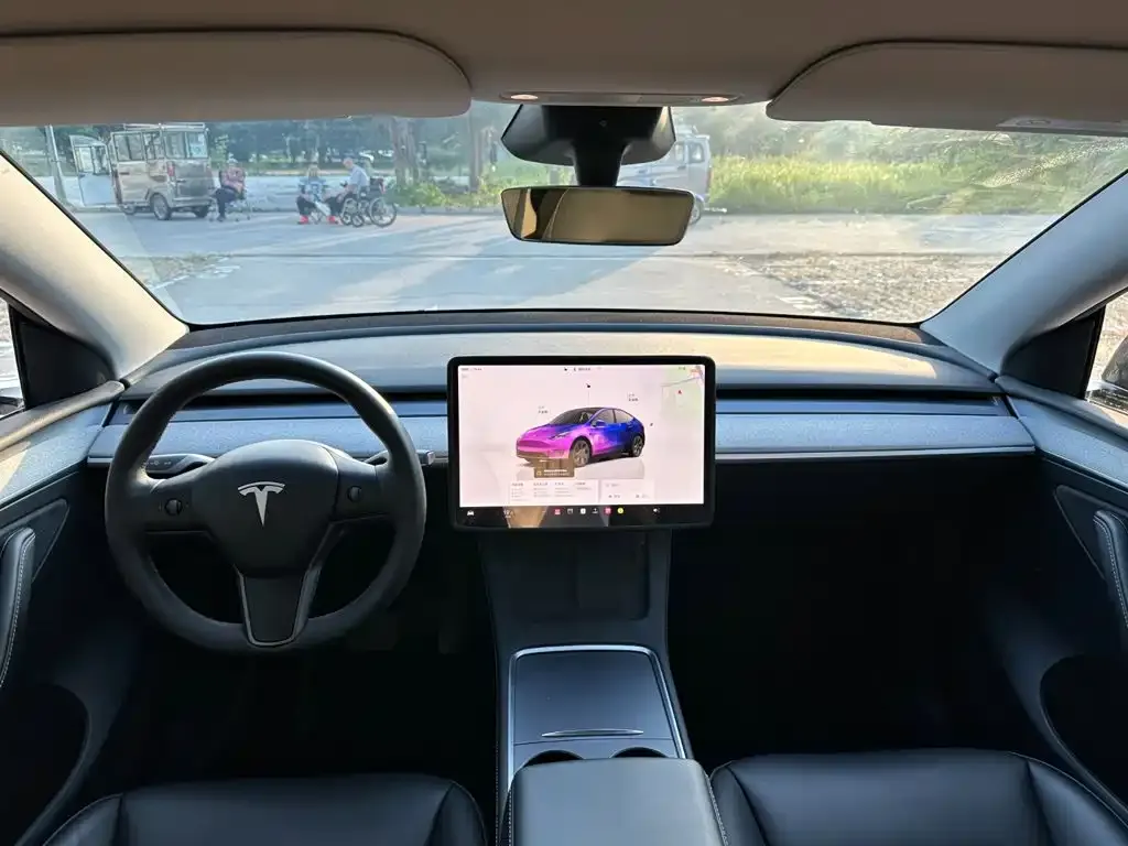 Tesla Model Y — фото 6