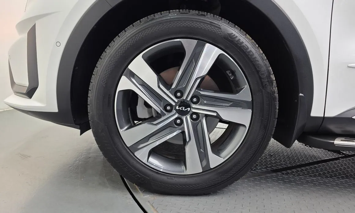 Kia Sorento — фото 6