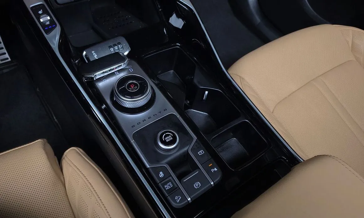 Kia Sorento — фото 8