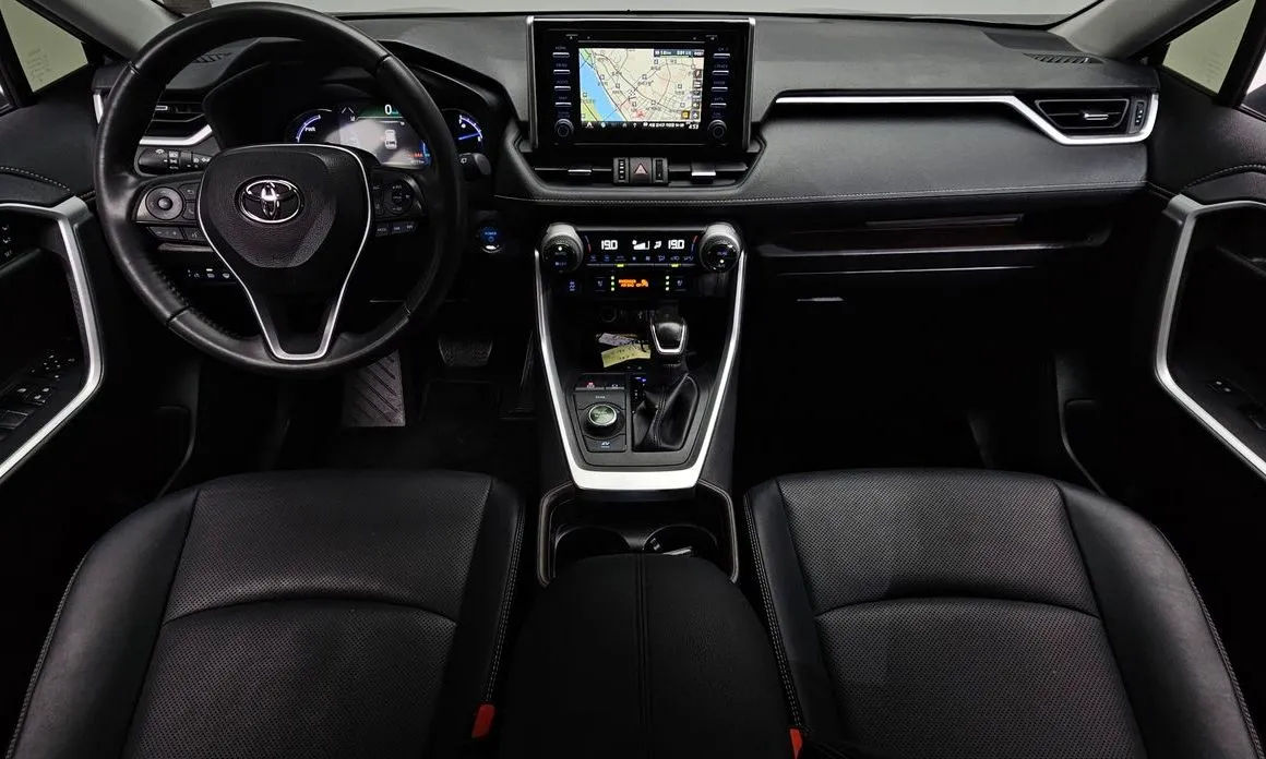 Toyota RAV4 — фото 7