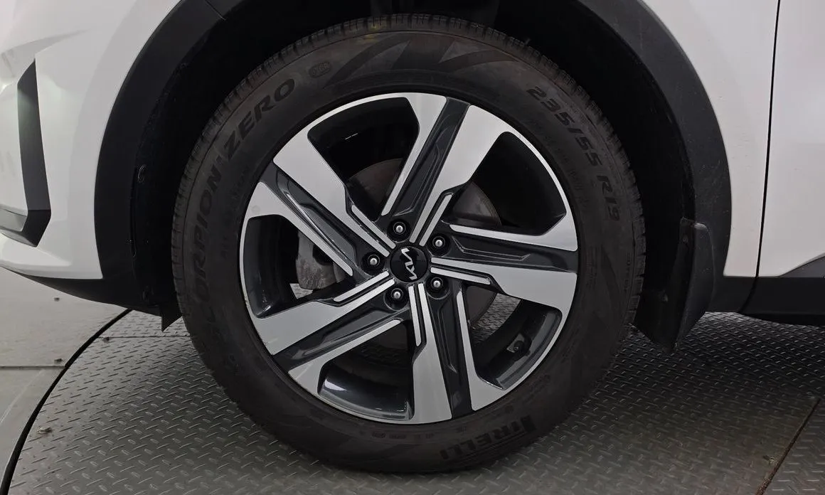 Kia Sorento — фото 7