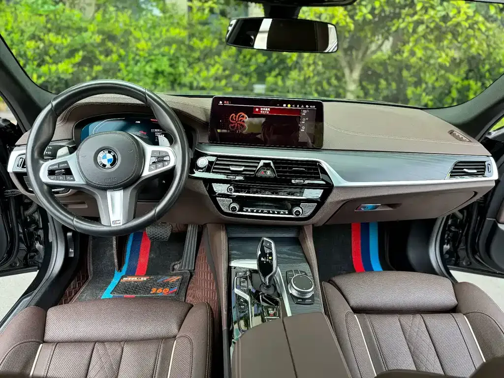 BMW 5 Series — фото 5