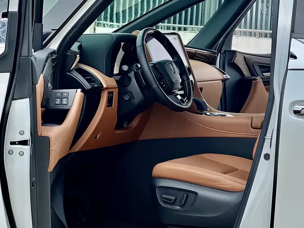 Toyota Vellfire — фото 8