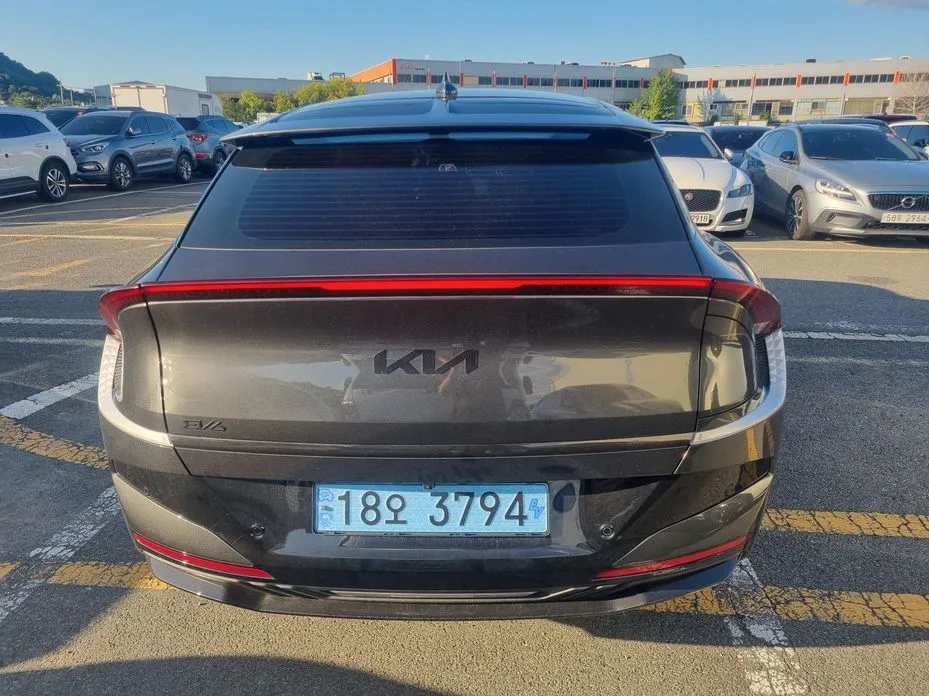 Kia EV6 — фото 9