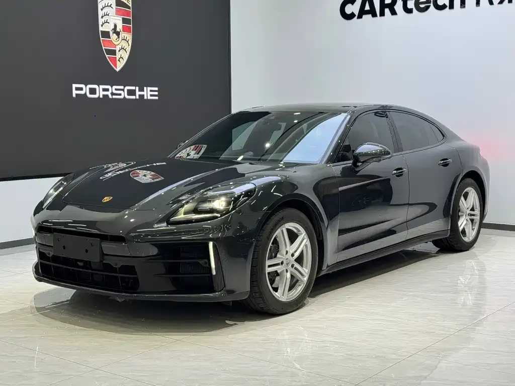 Porsche Panamera — фото 1