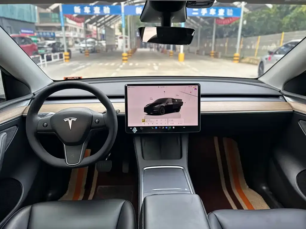 Tesla Model Y — фото 2