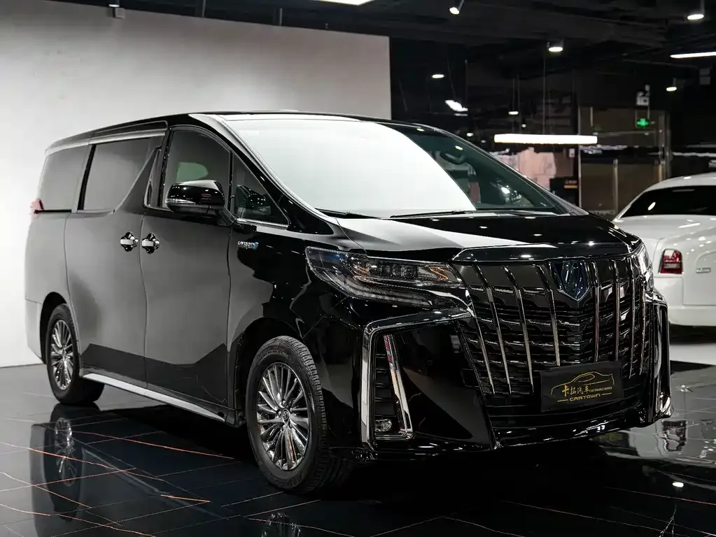 Toyota Alphard — фото 2