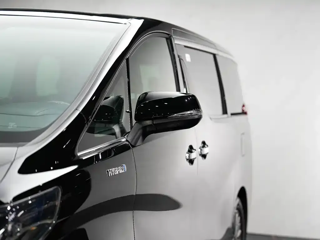 Toyota Alphard — фото 4