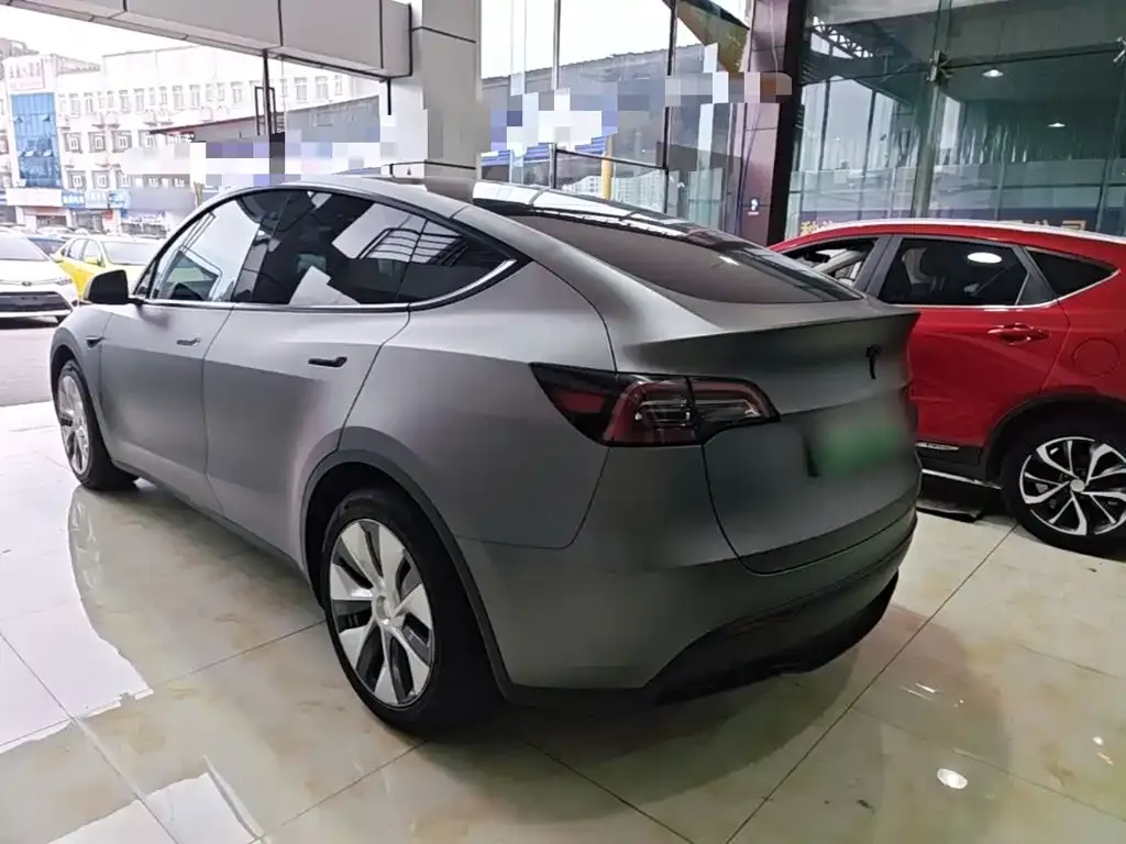Tesla Model Y — фото 3