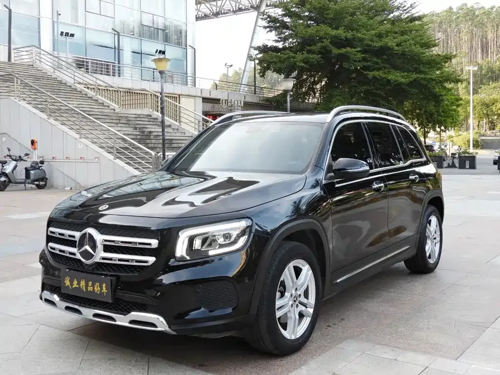Mercedes-Benz GLB — фото 1