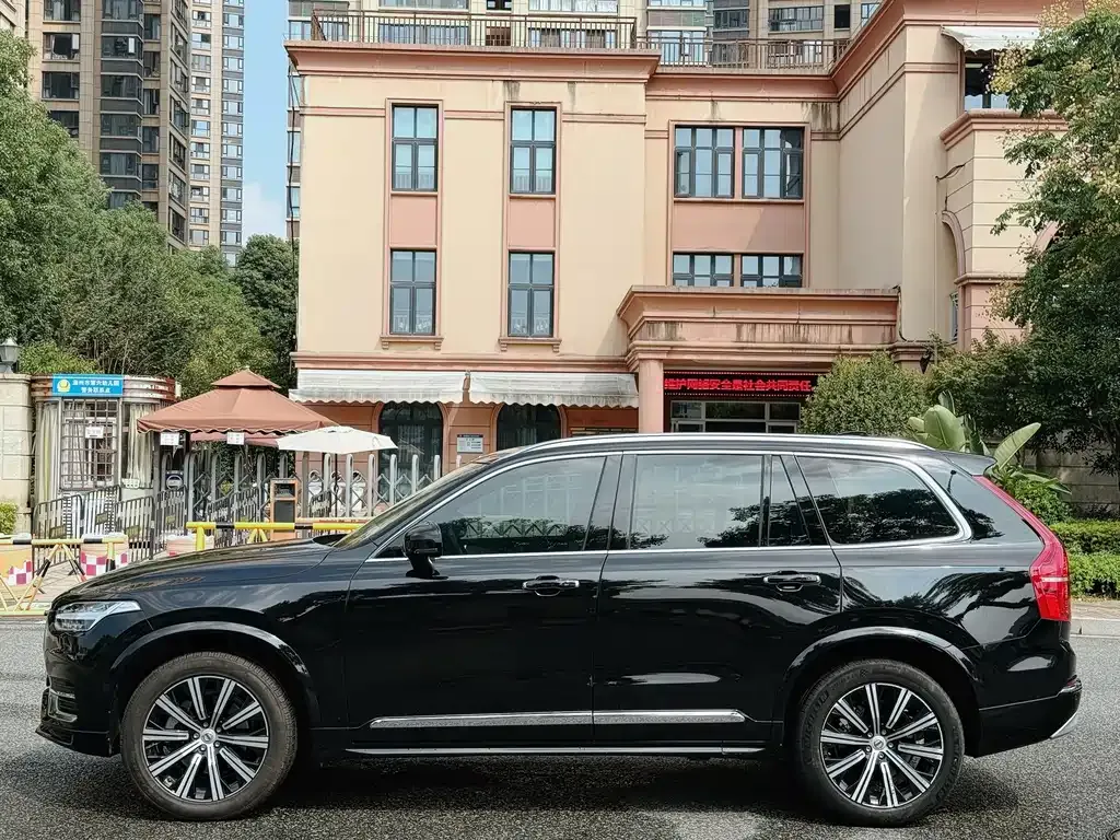 Volvo XC90 — фото 5