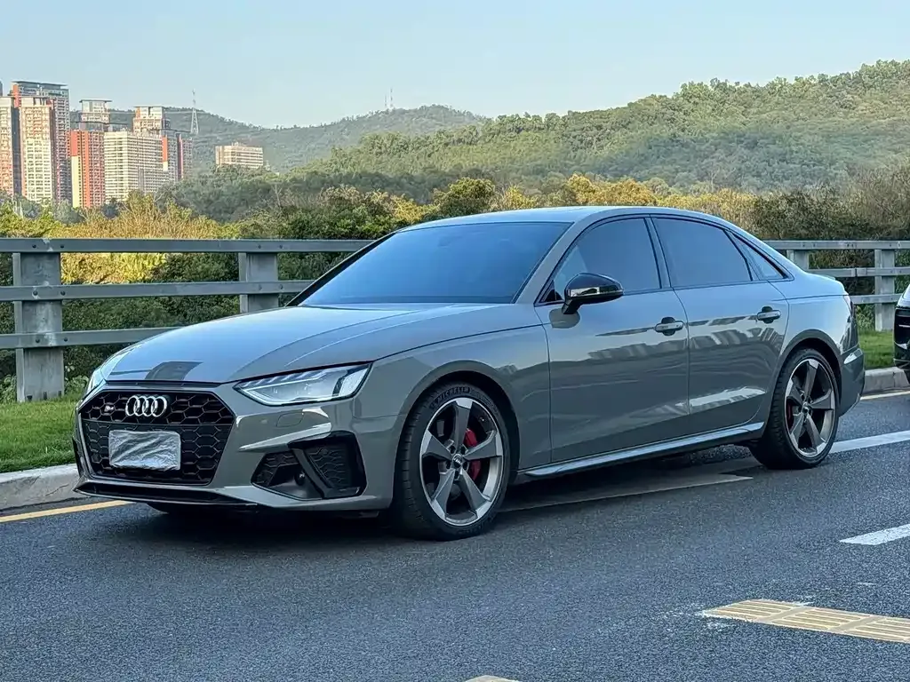 Audi S4 — фото 1