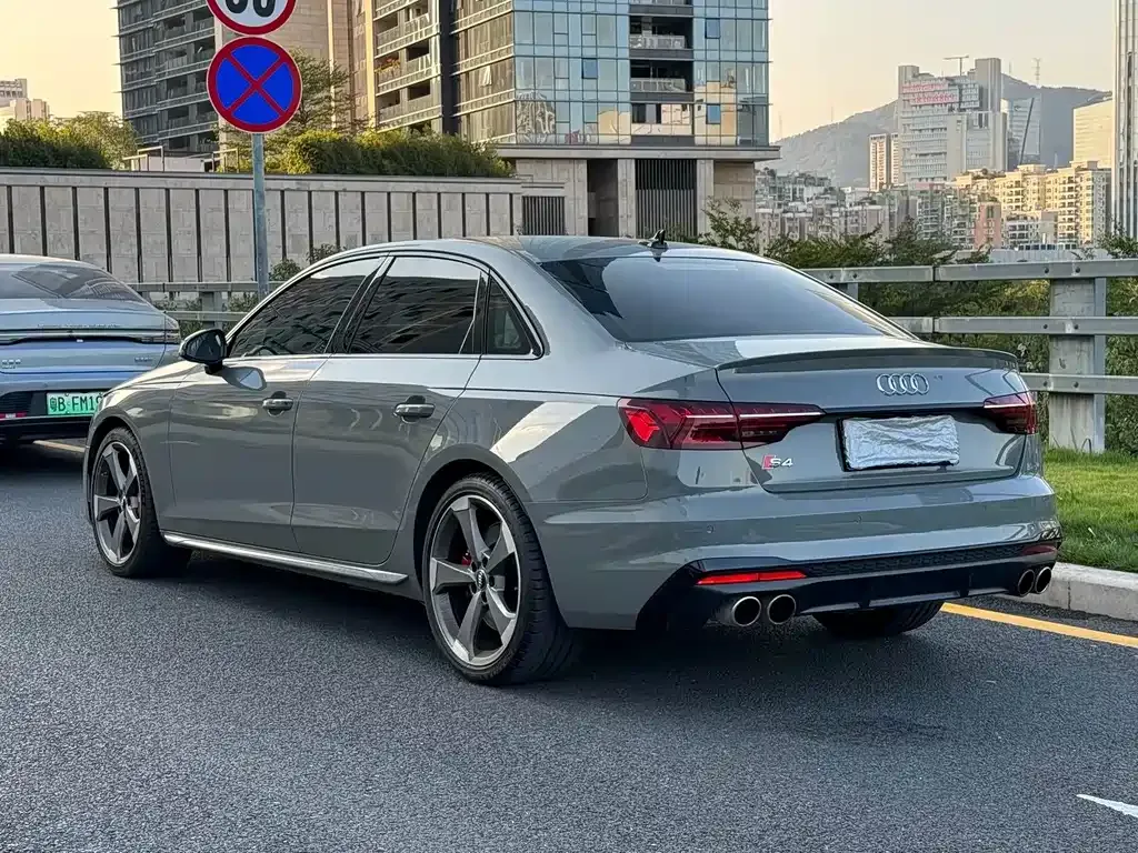 Audi S4 — фото 7