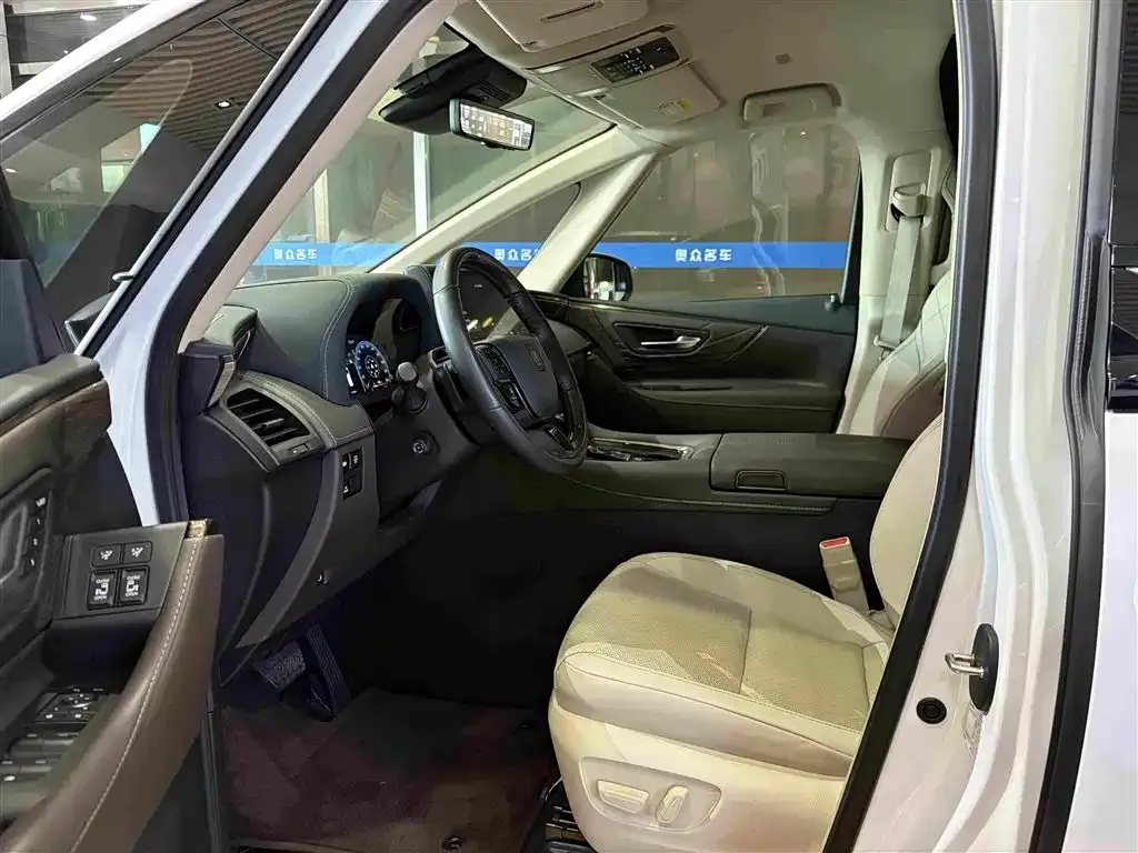 Toyota Vellfire — фото 4