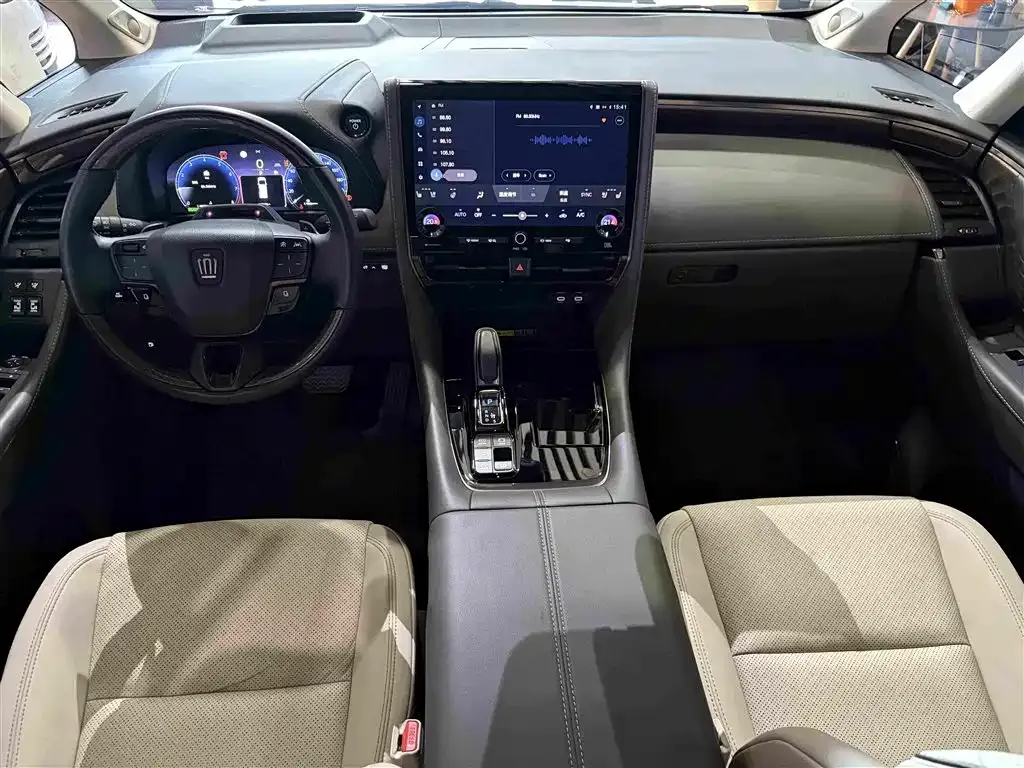 Toyota Vellfire — фото 5