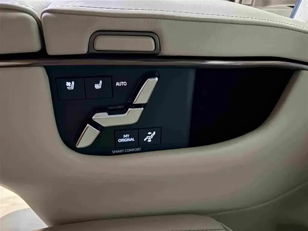 Toyota Vellfire — фото 7