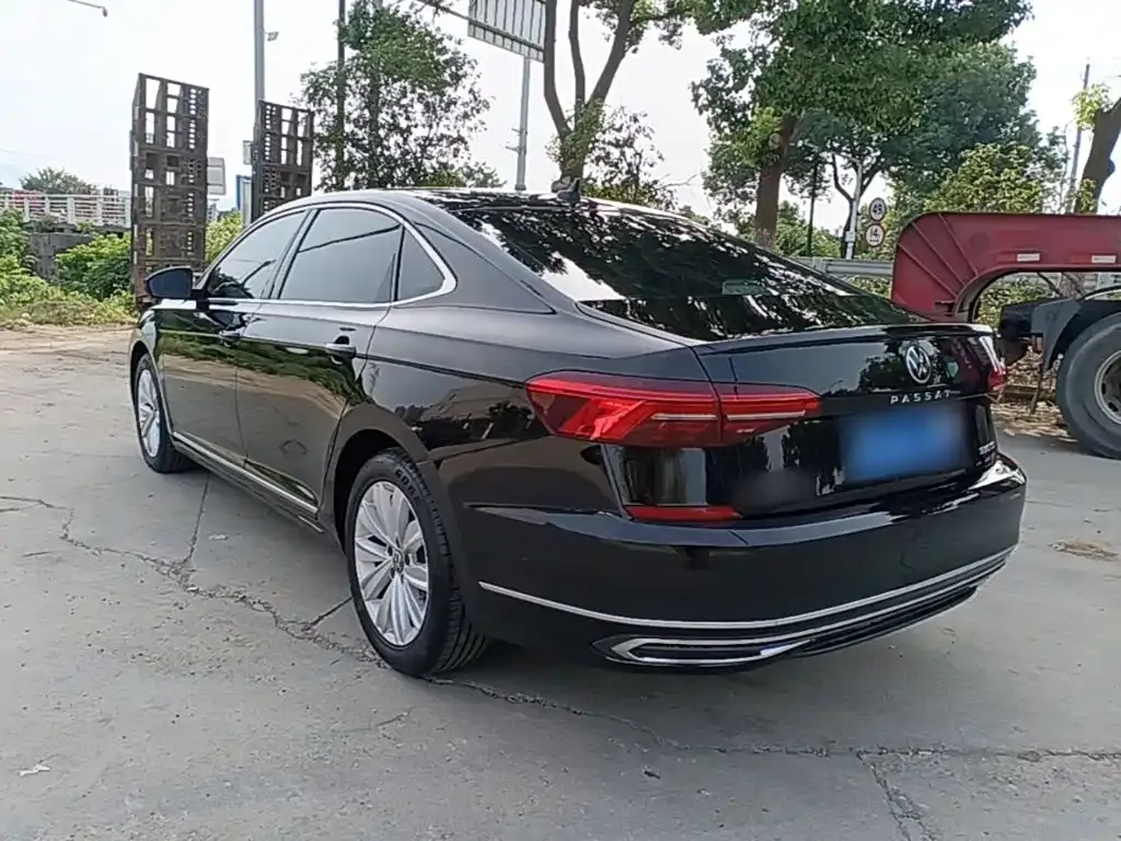 Volkswagen Passat — фото 7
